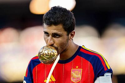Real Madrid đối mặt bài học đắt giá vì sự chần chừ trong thương vụ Rodri