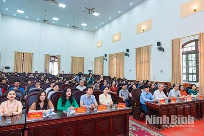Bế mạc lớp tập huấn, bồi dưỡng hát Chèo, hát Văn, hát Xẩm xã Yên Mô năm 2026