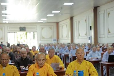 Phổ biến pháp luật về tín ngưỡng, tôn giáo cho chức sắc, chức việc, nhà tu hành Phật giáo