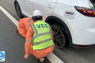 Ngày tuần tra nhặt 'đinh', đêm hỗ trợ xe thủng lốp trên cao tốc Đà Nẵng - Quảng Ngãi