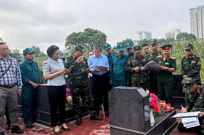 Hà Nội triển khai lấy mẫu hài cốt liệt sĩ tại Nghĩa trang Mai Dịch phục vụ giám định ADN