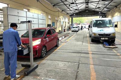 Xe khách cải tạo thành ô tô tải VAN, chu kỳ đăng kiểm có thay đổi?