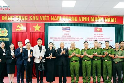 Chủ tịch Quốc hội Thái Lan Sophon Zaram thăm Cơ sở cai nghiện ma túy số 1 Hà Nội