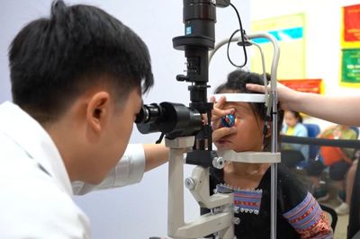 Việt Nam đối mặt nguy cơ 'đại dịch' cận thị