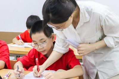 Cú hích thể chế trị tận gốc 'bệnh thành tích' trong giáo dục