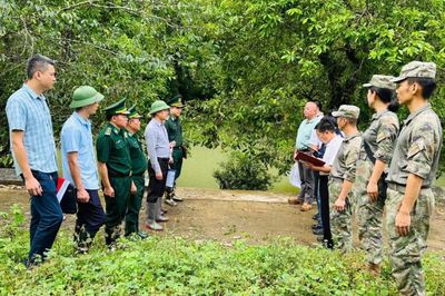 Hội đàm thực địa trao đổi về phương án xây dựng cầu tại khu vực mốc 924