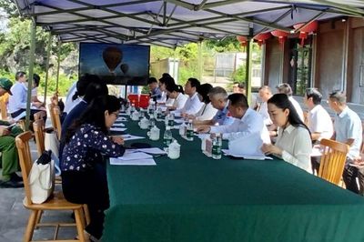 Cao Bằng và Quảng Tây (Trung Quốc) hội đàm xây dựng Quảng trường mốc giới Bản Giốc