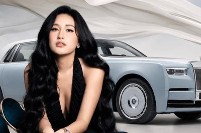 Mai Phương Thúy đăng ảnh Rolls-Royce Phantom siêu hiếm trong ngày sinh nhật, chỉ có 10 chiếc trên thế giới, giá gần 68 tỷ đồng