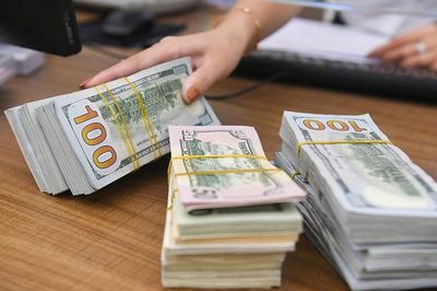 Tỷ giá ngoại tệ ngày 7/8: Bảng Anh tiến sát 36.000 đồng, USD giữ trên 26.400 đồng