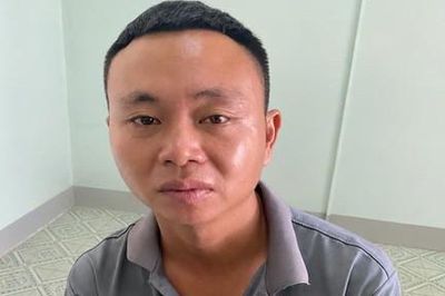 Khởi tố, tạm giam cha dượng bạo hành bé trai 3 tuổi