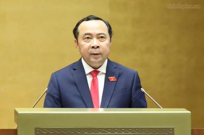 Quốc hội xem xét luật hóa chính sách về viễn thông, giao dịch điện tử và chuyển giao công nghệ