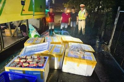Đồng Nai phát hiện hơn 800kg thực phẩm chế biến không rõ nguồn gốc trên xe khách