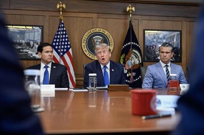 Ông Trump: Đang truy lùng những người 'phản quốc' rò rỉ thông tin vũ khí