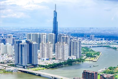 Tán thành định hướng phân quyền triệt để cho các thành phố là đô thị đặc biệt