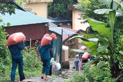 Di dời khấn cấp các hộ dân tại Quan Sơn trước vết nứt kéo dài 100 mét