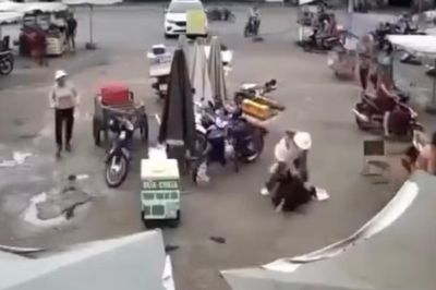 Đang trên đường đi chợ, người phụ nữ bất ngờ bị người lạ đâm trọng thương