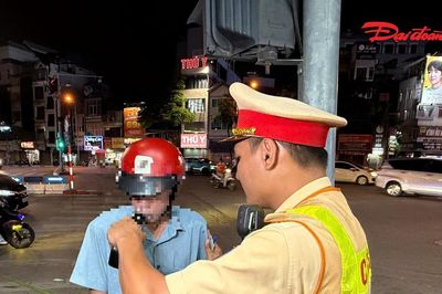 Lái xe sau khi uống bia xem bóng đá, nhiều người bị CSGT xử phạt