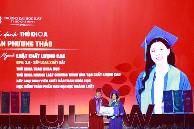 Hai thủ khoa toàn khóa Trường Đại học Luật TPHCM được vinh danh với điểm GPA xuất sắc