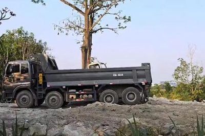 Một Phó giám đốc nhà máy sản xuất bê tông bị khởi tố vì đổ trộm hơn 400 tấn chất thải ra môi trường