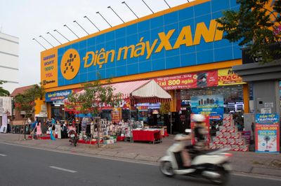 Thế Giới Di Động, VPBank, Techcombank cùng loạt tập đoàn rầm rộ 'tuyển quân'