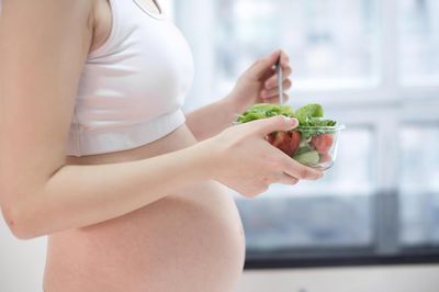 Nhóm thực phẩm mẹ bầu nên gạch tên khỏi thực đơn