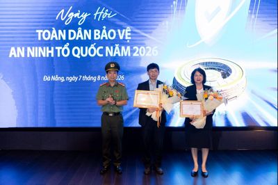FPT được Bộ Công an trao tặng bằng khen