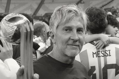 Cha Messi qua đời