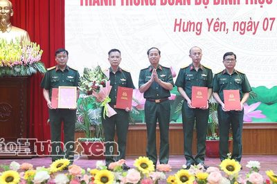 Giải thể, tổ chức lại lực lượng quân sự địa phương