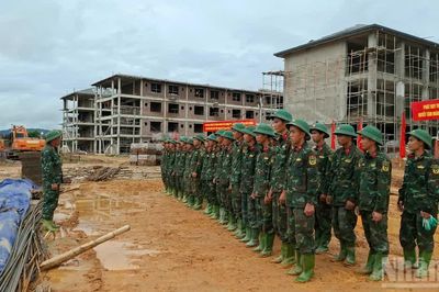 [Ảnh] Góp sức dựng trường, xây tương lai nơi biên giới
