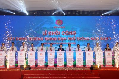 PHÓ THỦ TƯỚNG PHẠM THỊ THANH TRÀ DỰ LỄ KHỞI CÔNG TRƯỜNG THPT NAM ĐÀN 1