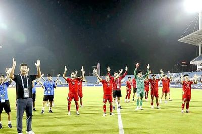 Việt Nam - Campuchia 3-1: Việt Nam và Singapore vào vòng bán kết