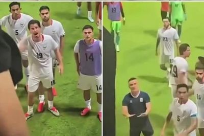 ASEAN Cup 2026: CĐV Indonesia chỉ trích cầu thủ trên sân, yêu cầu HLV từ chức