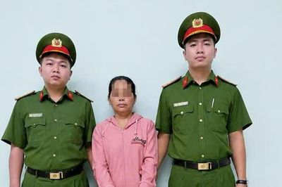 Bắt khẩn cấp bảo mẫu bạo hành trẻ tại trường mầm non ở TP HCM
