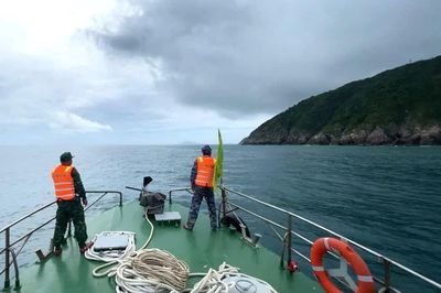 Ra Mũi Nghê trên bán đảo Sơn Trà chụp ảnh, 3 cô gái bị sóng cuốn mất tích