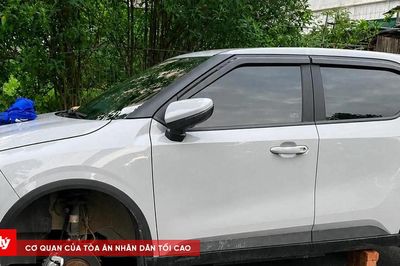 Bắt giữ đối tượng tháo bánh xe ô tô trong khu đô thị ở Hà Nội