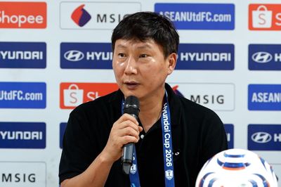 HLV Kim Sang-sik nói điều đặc biệt về Đình Bắc sau cú đúp vào lưới Campuchia