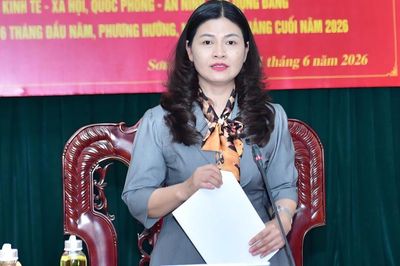Phó Chủ tịch Tuyên Quang Vương Ngọc Hà thôi theo dõi lĩnh vực giáo dục