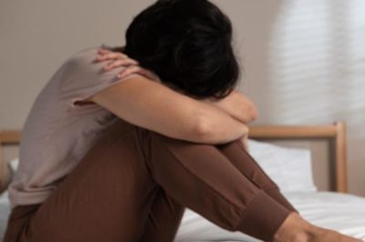 Bác sĩ cảnh báo lối sống 'cố gồng gánh' khiến phụ nữ kiệt sức
