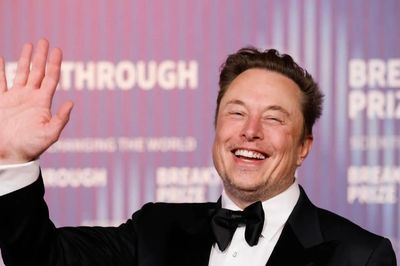 Tỷ phú Elon Musk không để Ukraine dùng Starlink tấn công sâu vào Nga