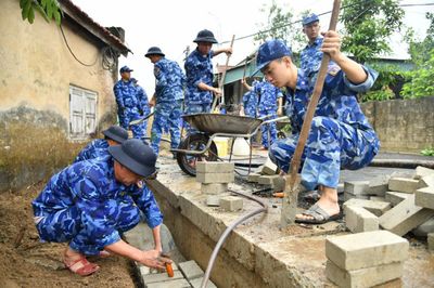 Cảnh sát biển chung sức xây dựng nông thôn mới