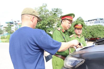 Hà Nội: Cần cơ chế giải phóng thiếu hụt điểm đỗ xe tại khu đô thị