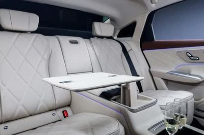 Xe sedan hạng D mạnh 639 mã lực, nội thất sang chảnh, giá gần 600 triệu đồng