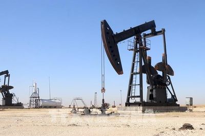 Giá dầu thế giới ghi nhận tuần giảm mạnh khi eo biển Hormuz vẫn đóng