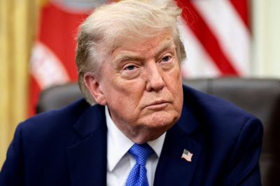 Ông Trump tiếp tục ký sắc lệnh mới, thách thức phán quyết của Tòa án Tối cao Mỹ