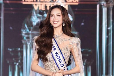 Bảo Ngọc lọt Top 5 Miss World của 'ông trùm hoa hậu'
