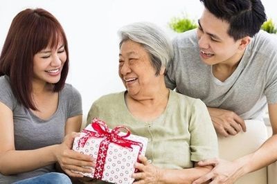 Diễn đàn tháng 8: Dùng yêu thương và kiên trì để chồng thành đồng minh báo hiếu bố mẹ vợ