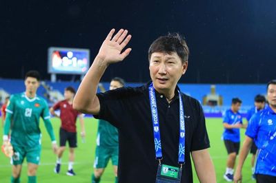 HLV Kim Sang-sik lý giải quyết định rút Hoàng Đức ra nghỉ sớm trong trận thắng Campuchia 3-1