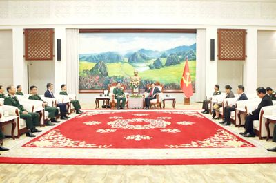 Hợp tác quốc phòng - an ninh giữa Việt Nam và Lào ngày càng hiệu quả