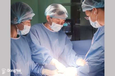 Phẫu thuật lấy thành công viên sỏi bàng quang kích thước ‘khổng lồ’