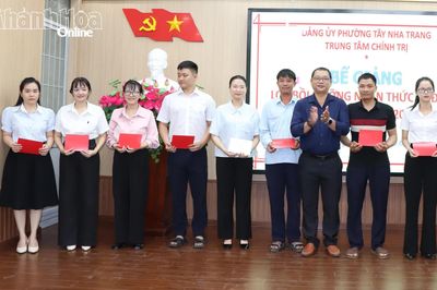 Đảng bộ phường Nha Trang đẩy mạnh công tác phát triển đảng viên